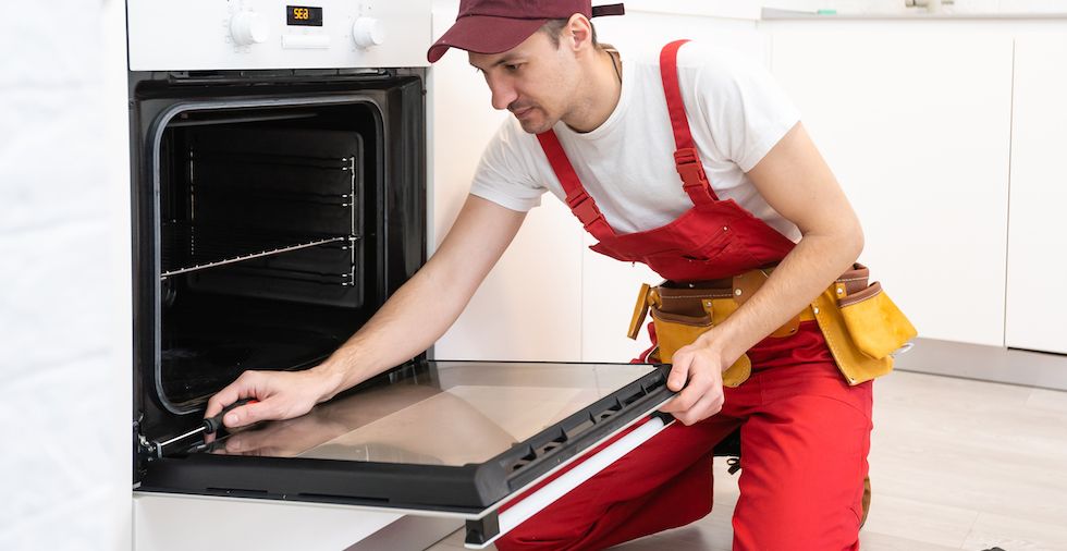 How To Remove The Oven Door For Cleaning