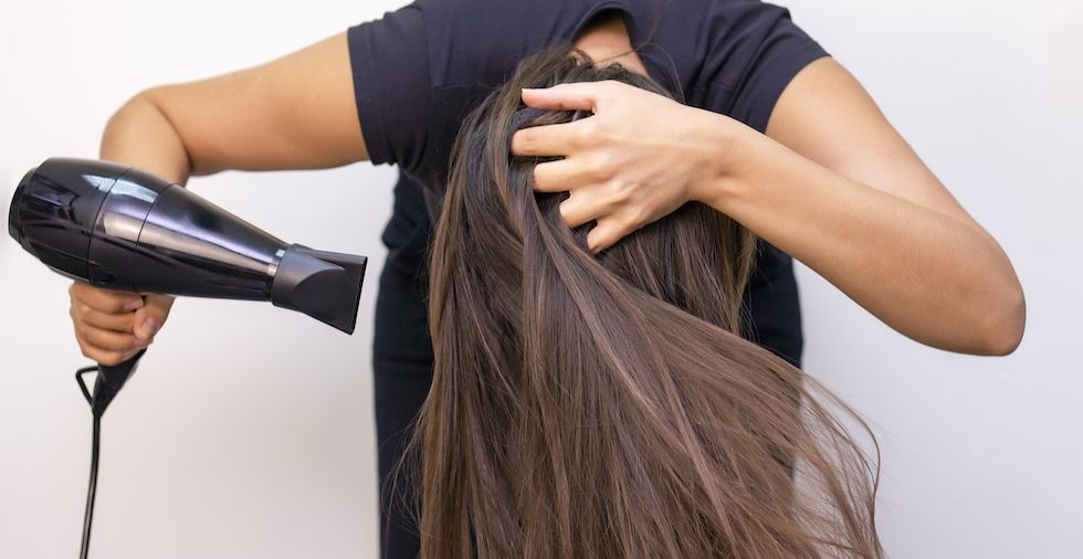 The Best Way To Dry Hair (Keep It Strong & Healthy)