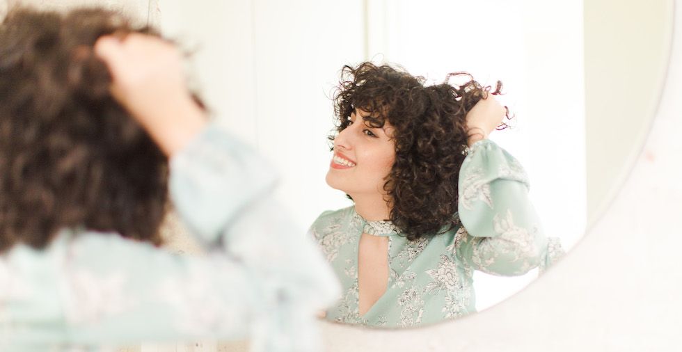 How To Plop Hair Like A Professional (Curly Girl Secrets!)