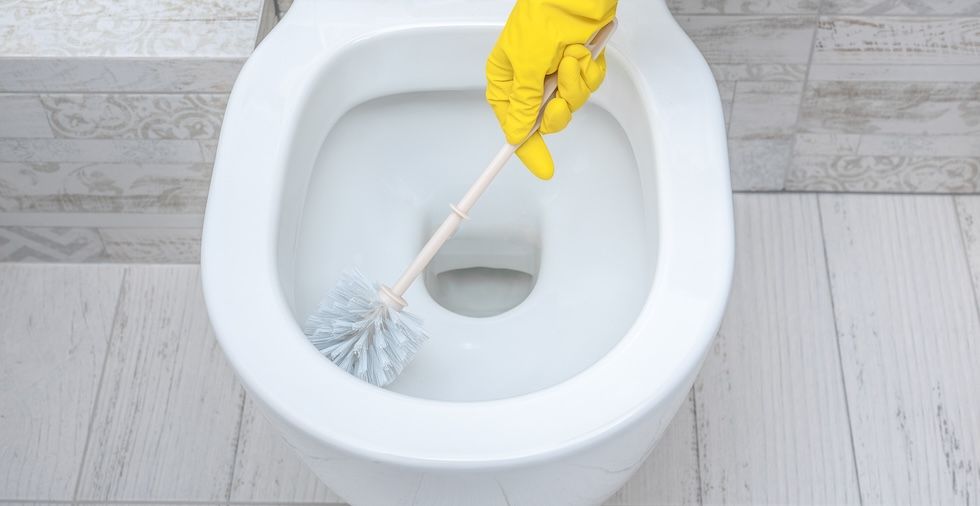 How To Combat Limescale In The Toilet (Tips For Stubborn Stains)