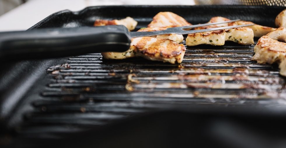 How To Clean A Griddle Grill Properly (From Cast Iron To Blackstone)