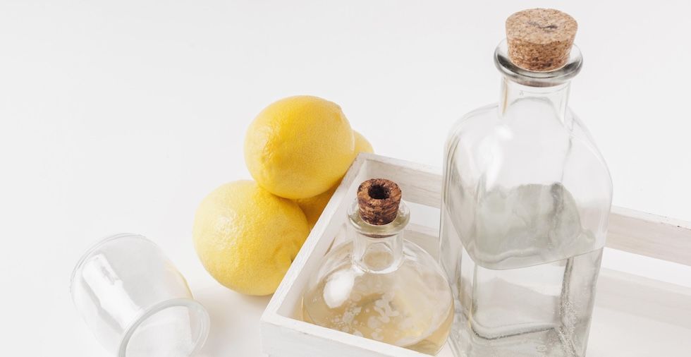 Cleaning Or Cooking? White Vinegar & White Wine Vinegar Explained