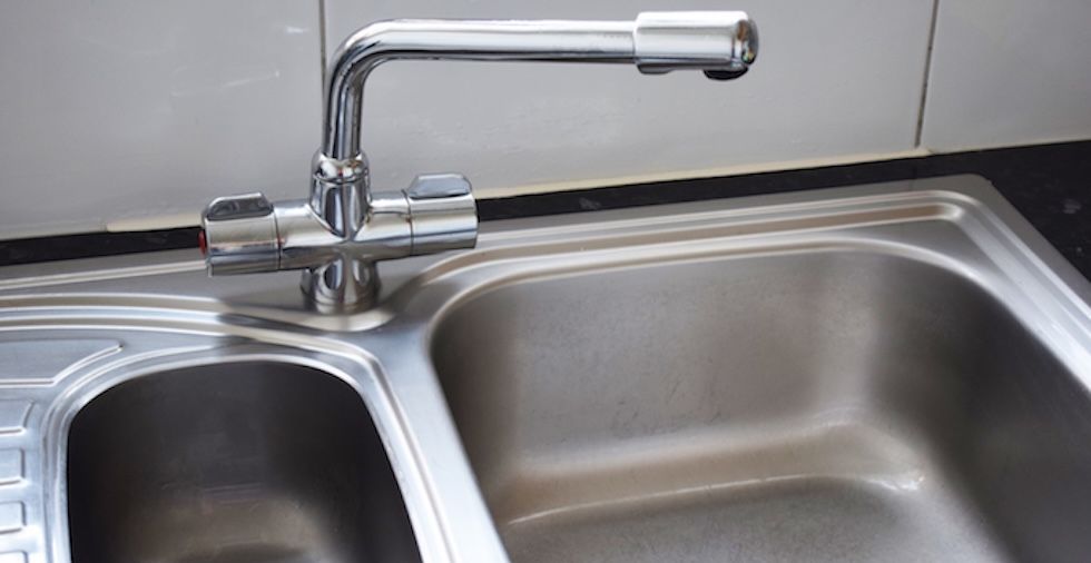 How To Clean A Stainless Steel Sink (Easy Ways To Make It Sparkle!)