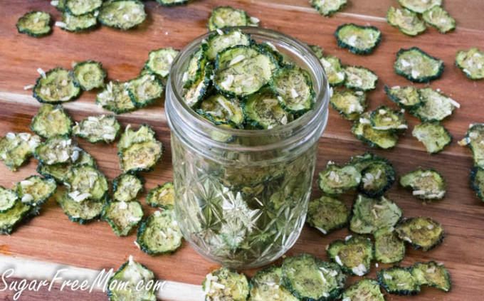 Sour cream and onion cucumber chips