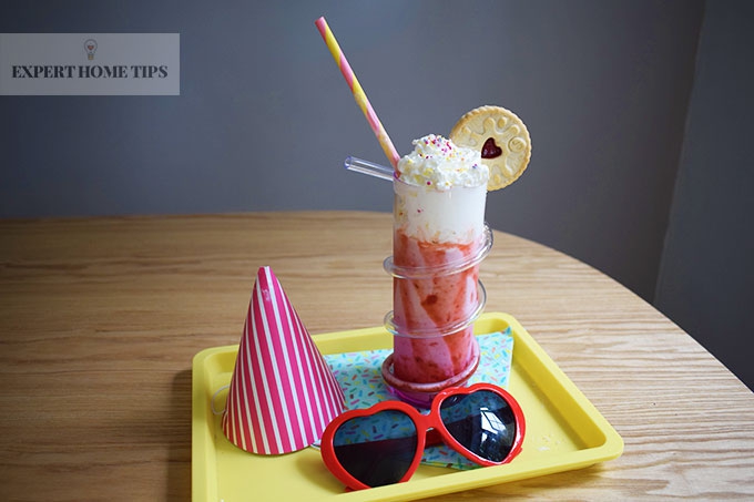 Jammie Dodger & Strawberry party milkshake made in a NutriBullet