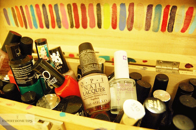 Nail polishes in a box