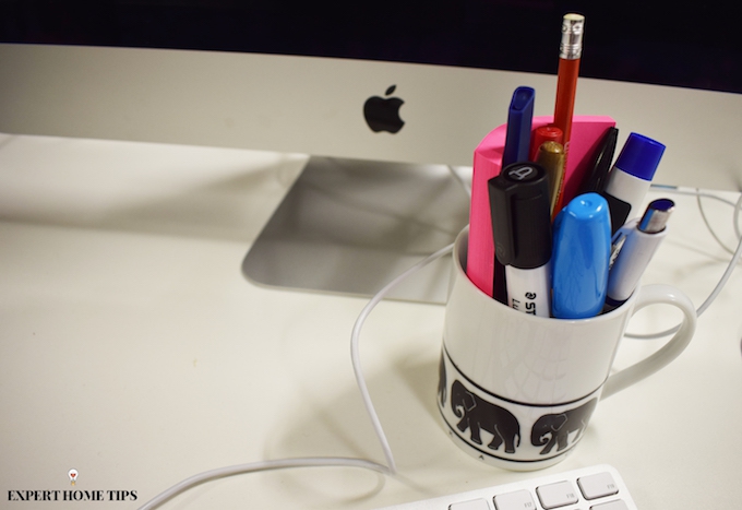 Mug stationary holder