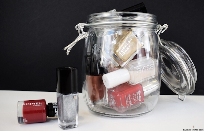 Store nail varnishes in a mason jar