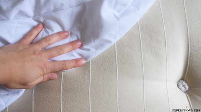 HOW TO CLEAN PEE STAINS ON MATTRESS