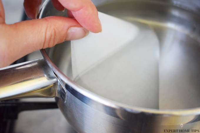 HOW TO USE A DRYER SHEET TO CLEAN PANS