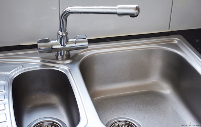 very clean kitchen sink