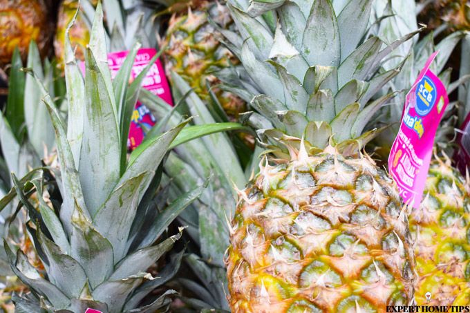 pineapples market stand