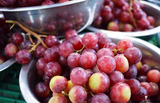 grapes on market