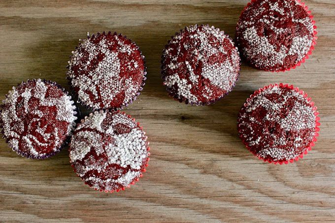 lace cupcakes icing sugar