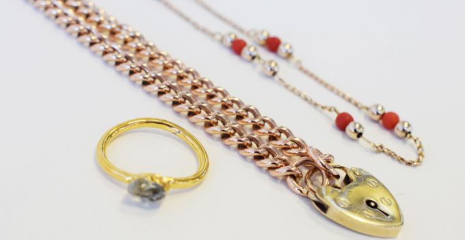 clean jewellery chain vintage