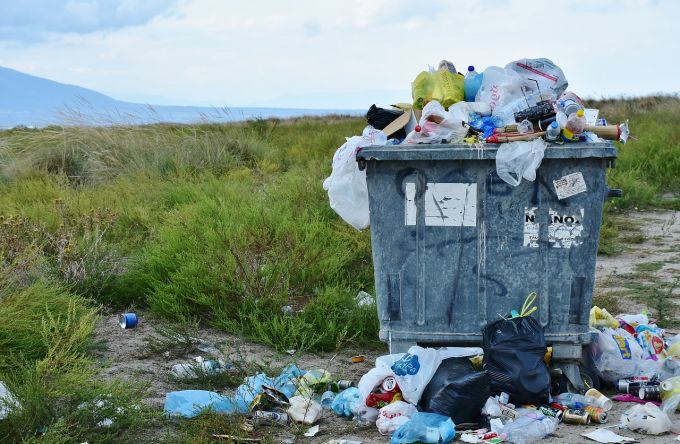 rubbish bin overflowing