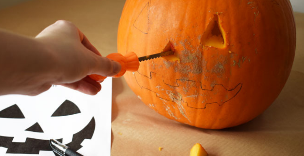 How To Carve A Pumpkin In 8 Simple Steps (Top Tips & Tricks From The Pros) 