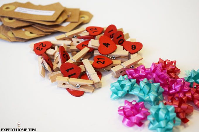 pegs gift cards bows