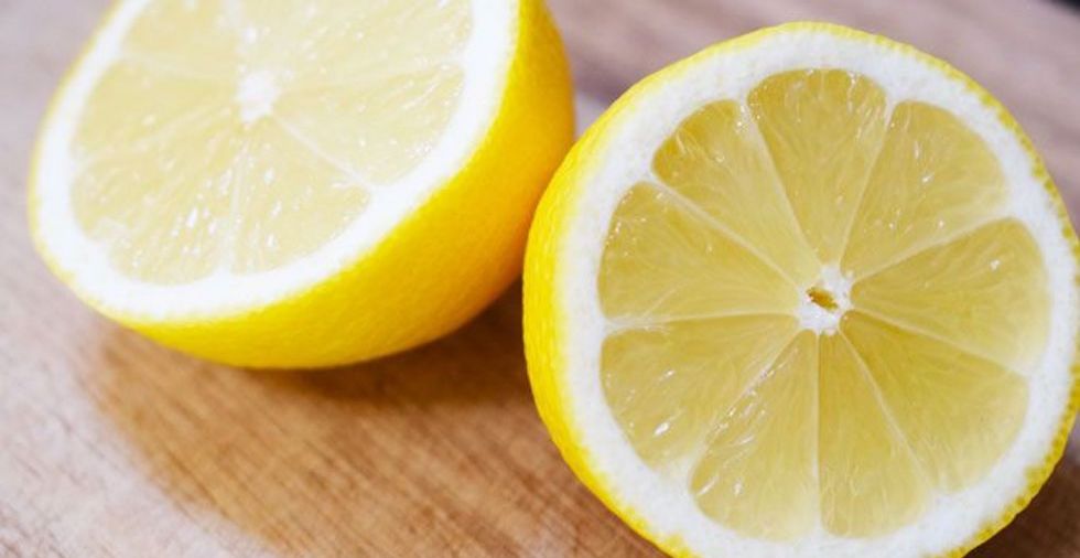 16 Reasons Why You Should Be Drinking Lemon Water