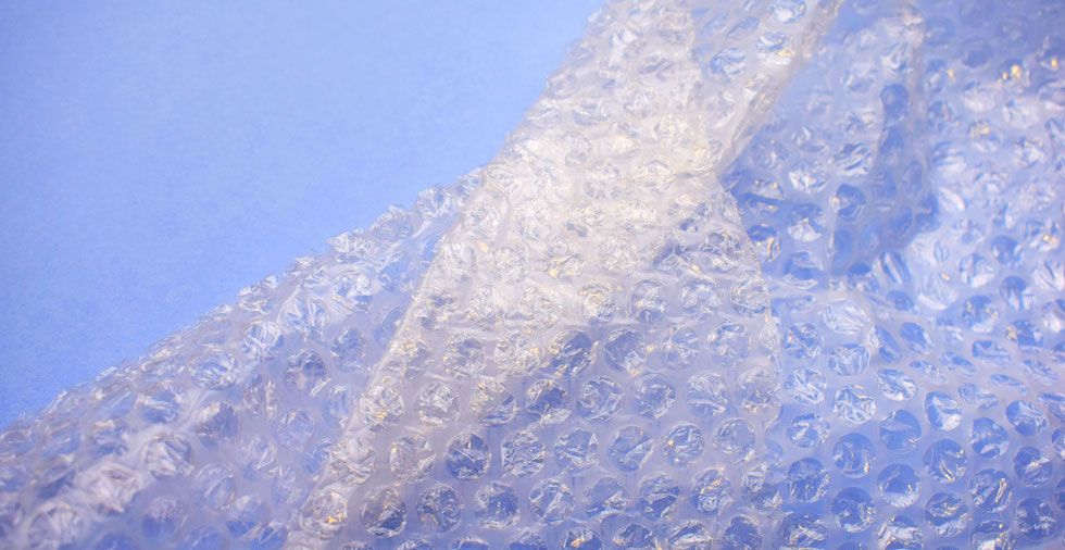 17 SMART Uses For Bubble Wrap (That Are Even Better Than Popping It!) 