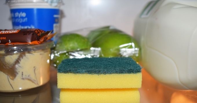Sponge Using Kitchen 23 Unusual But Useful Ways To Use A Kitchen Sponge - Expert Home Tips