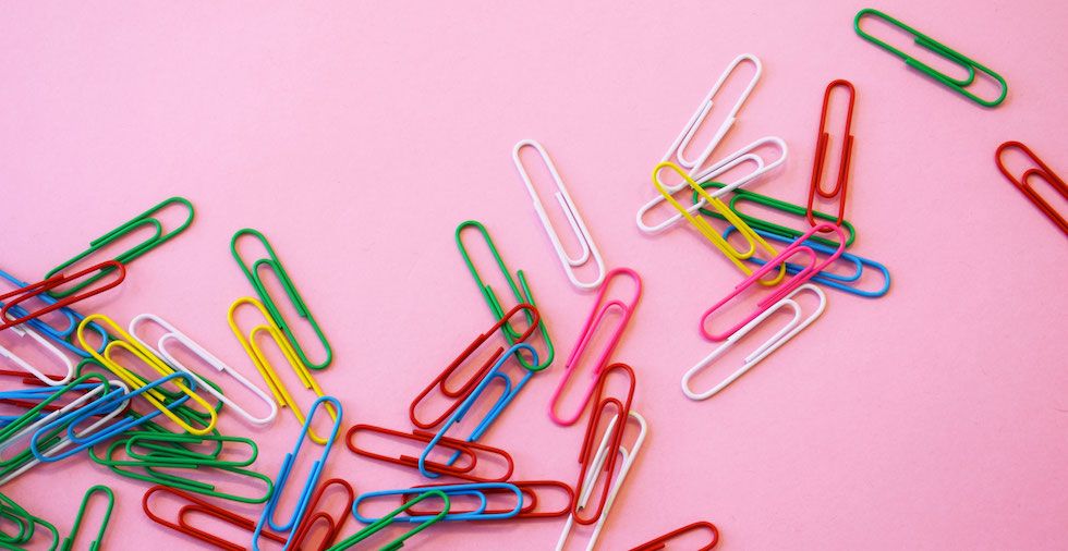 25 NEW Uses For Paperclips (That Are Surprisingly Useful)