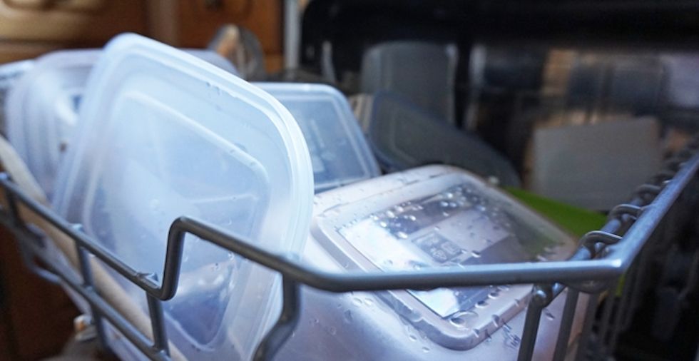 17 Things You Should NEVER Put In The Dishwasher