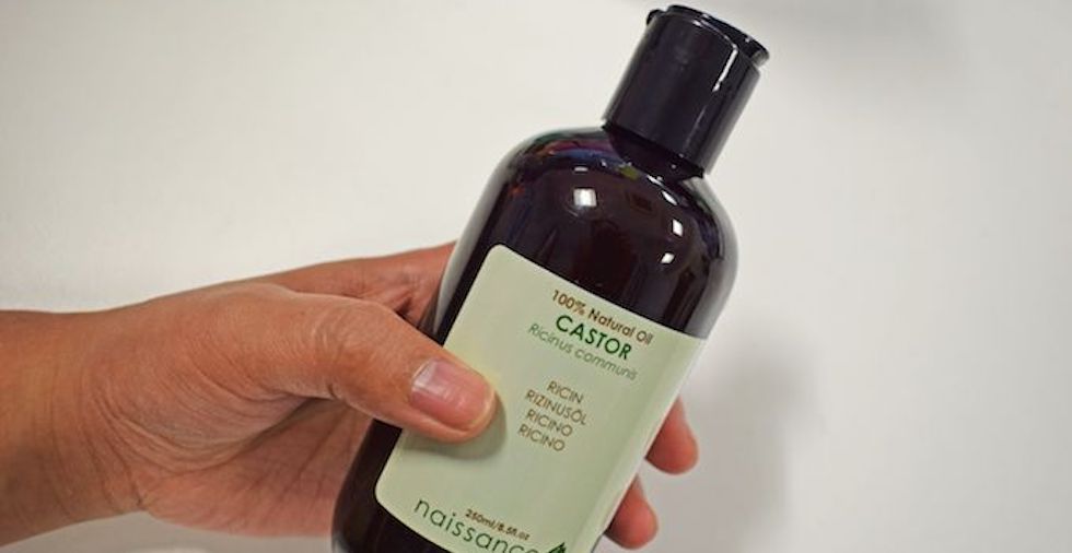 33 Fantastic Uses For Castor Oil (The Cheap Miracle Product You NEED To Try)