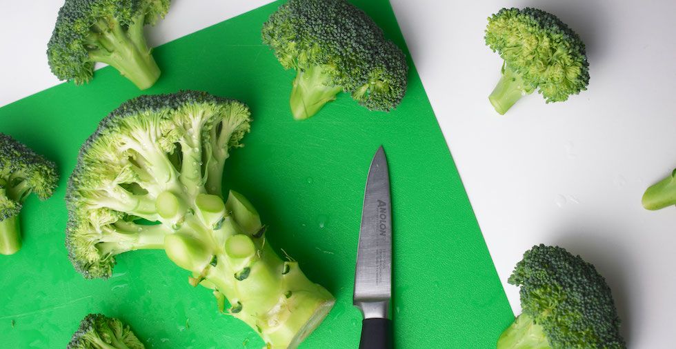 How To Cut Broccoli (4 EASY Methods Used By Chefs!)