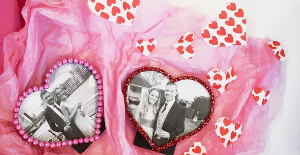 DIY Valentine's Day Gift: Decorated Heart Photo Frames