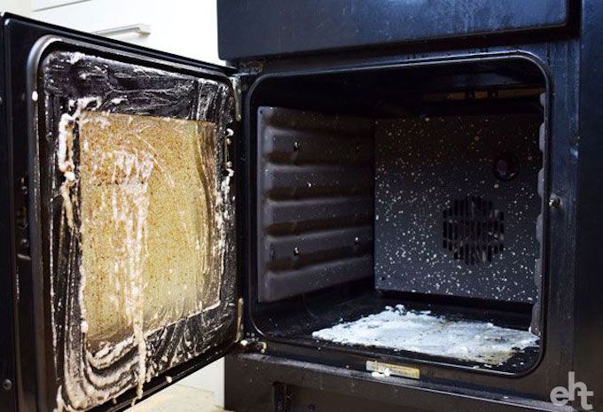 how to clean an oven