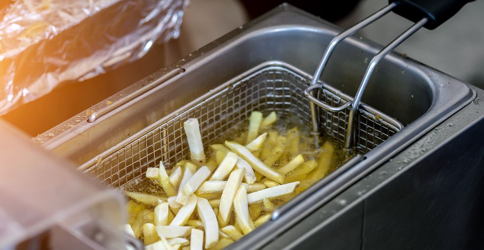 How To Clean A Deep Fat Fryer: 6 Tips To Get Rid Of Grease 